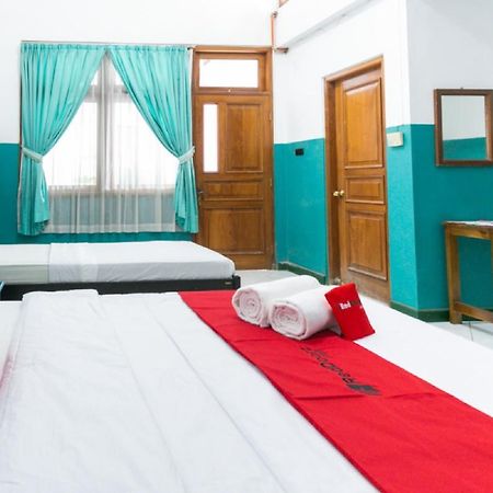 Hotel Reddoorz Syariah Near Alun Alun Magelang Bayeman Exterior foto