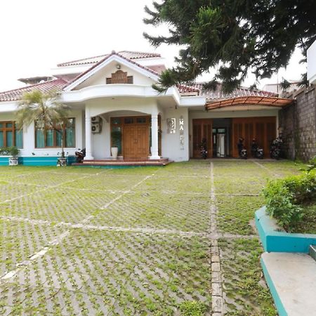 Hotel Reddoorz Syariah Near Alun Alun Magelang Bayeman Exterior foto