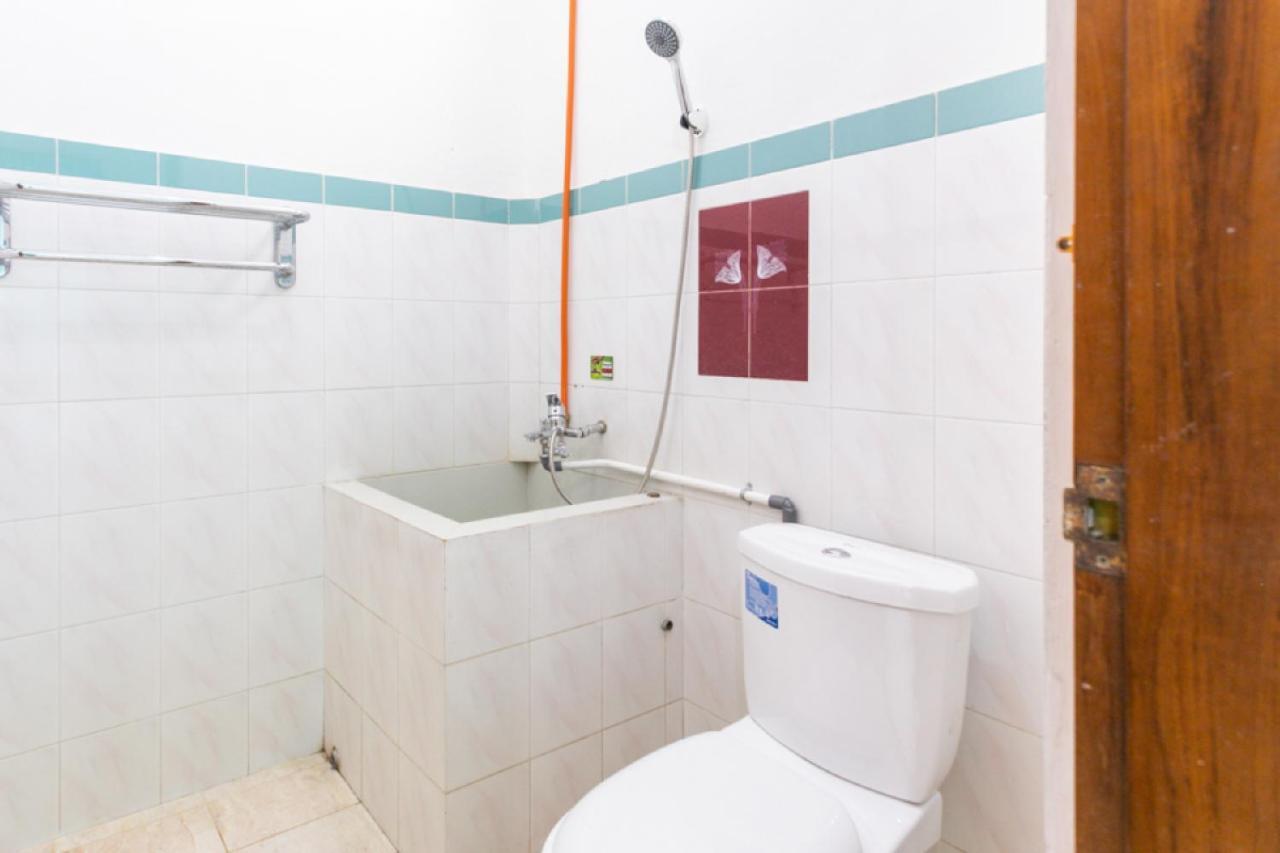 Hotel Reddoorz Syariah Near Alun Alun Magelang Bayeman Exterior foto