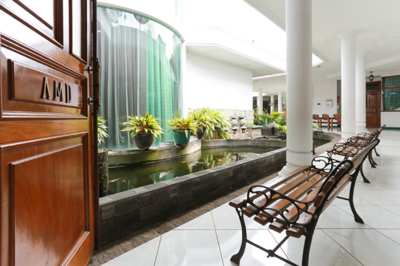 Hotel Reddoorz Syariah Near Alun Alun Magelang Bayeman Exterior foto