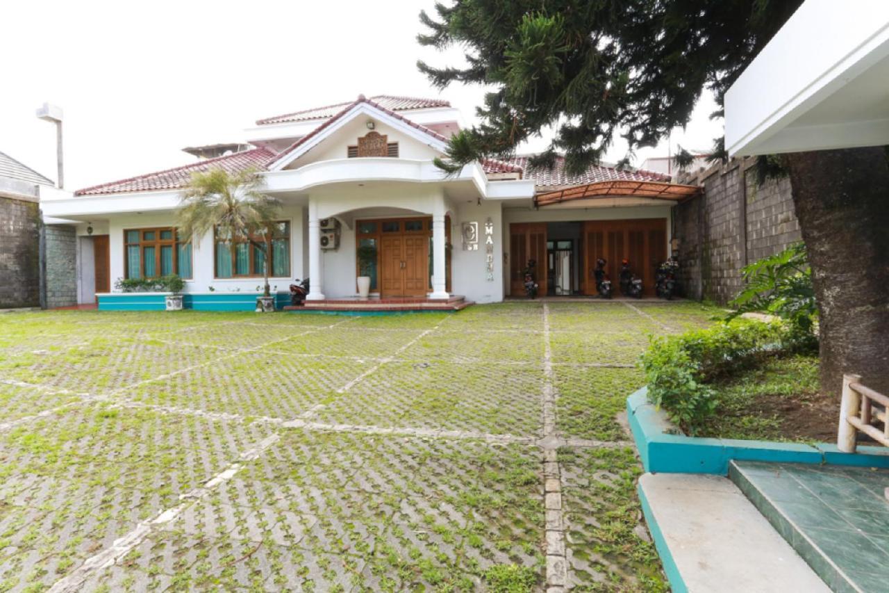 Hotel Reddoorz Syariah Near Alun Alun Magelang Bayeman Exterior foto