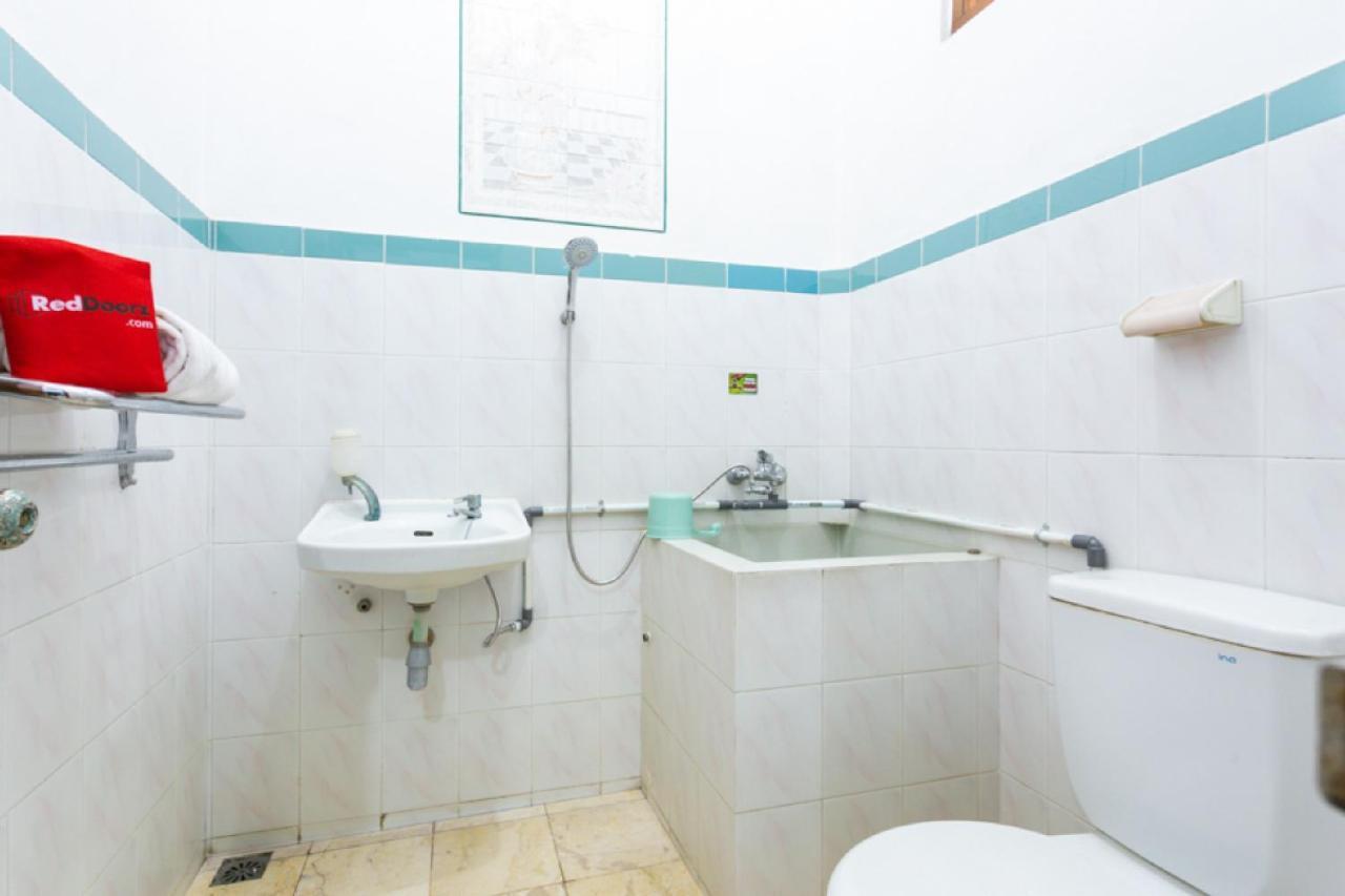 Hotel Reddoorz Syariah Near Alun Alun Magelang Bayeman Exterior foto